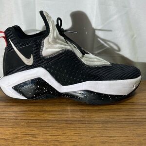 Nike Mens LeBron Soldier 14 CK6024-002 Black Basketball Shoes Sneakers Size 8